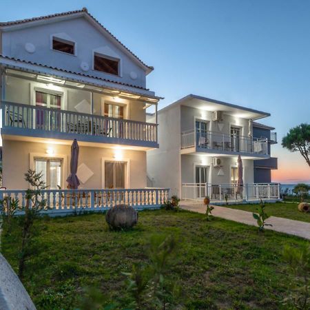 Villa Antonis Deluxe Apartments Amoudi Exteriör bild
