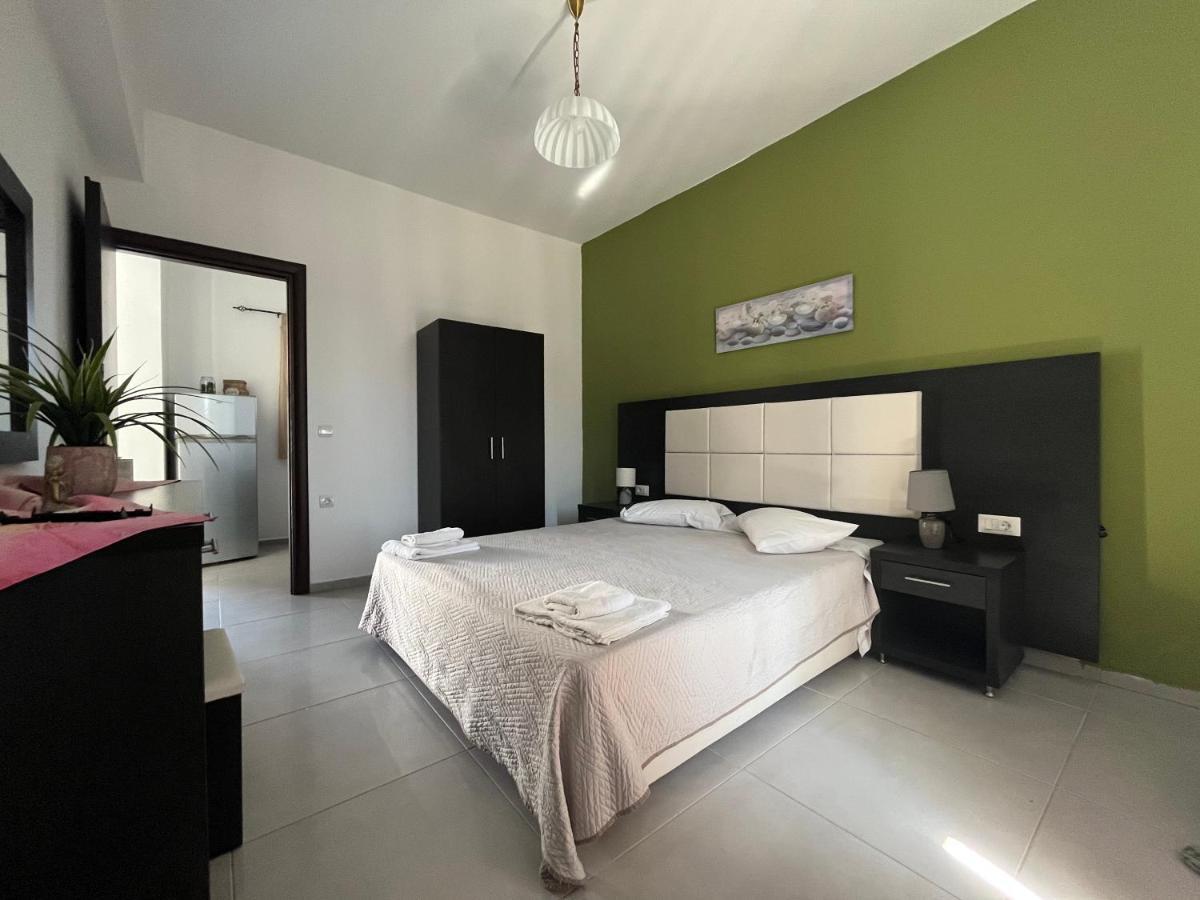 Villa Antonis Deluxe Apartments Amoudi Exteriör bild