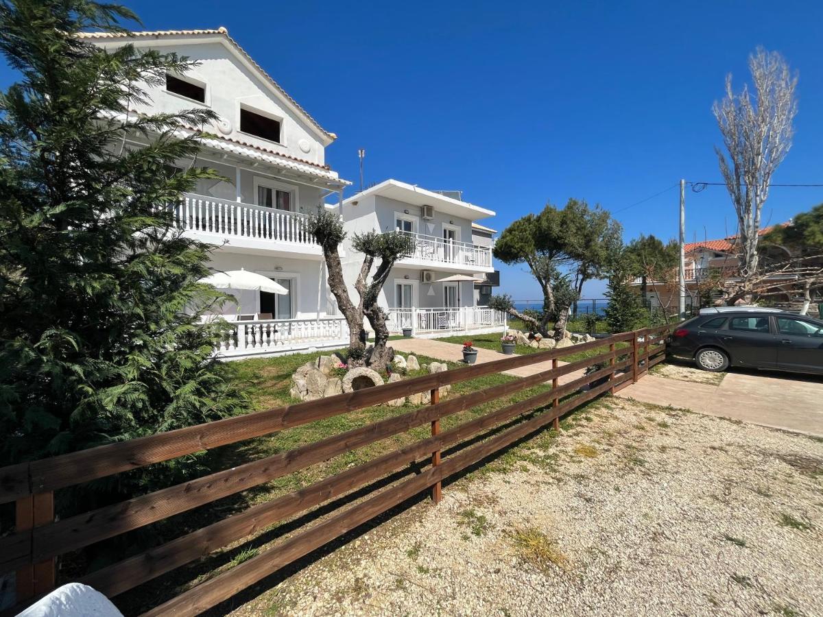 Villa Antonis Deluxe Apartments Amoudi Exteriör bild