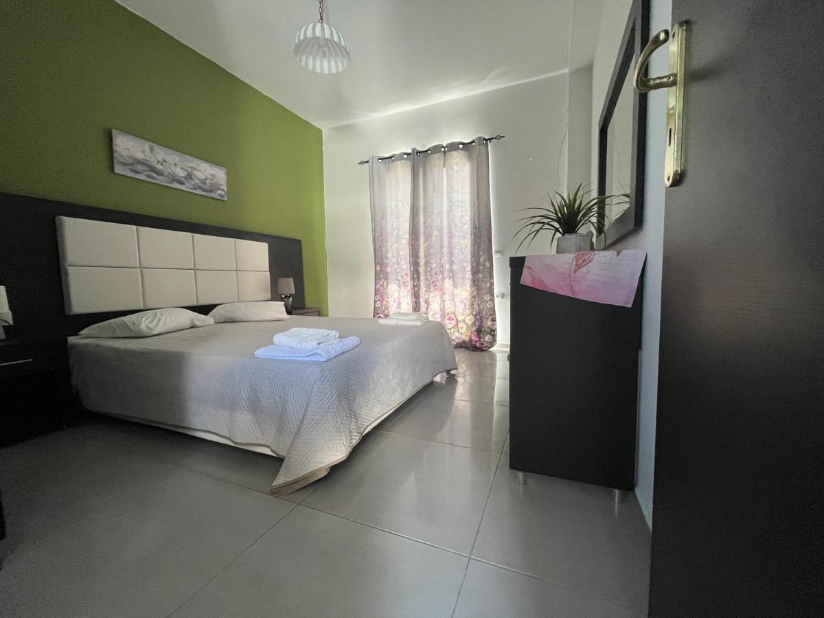 Villa Antonis Deluxe Apartments Amoudi Exteriör bild