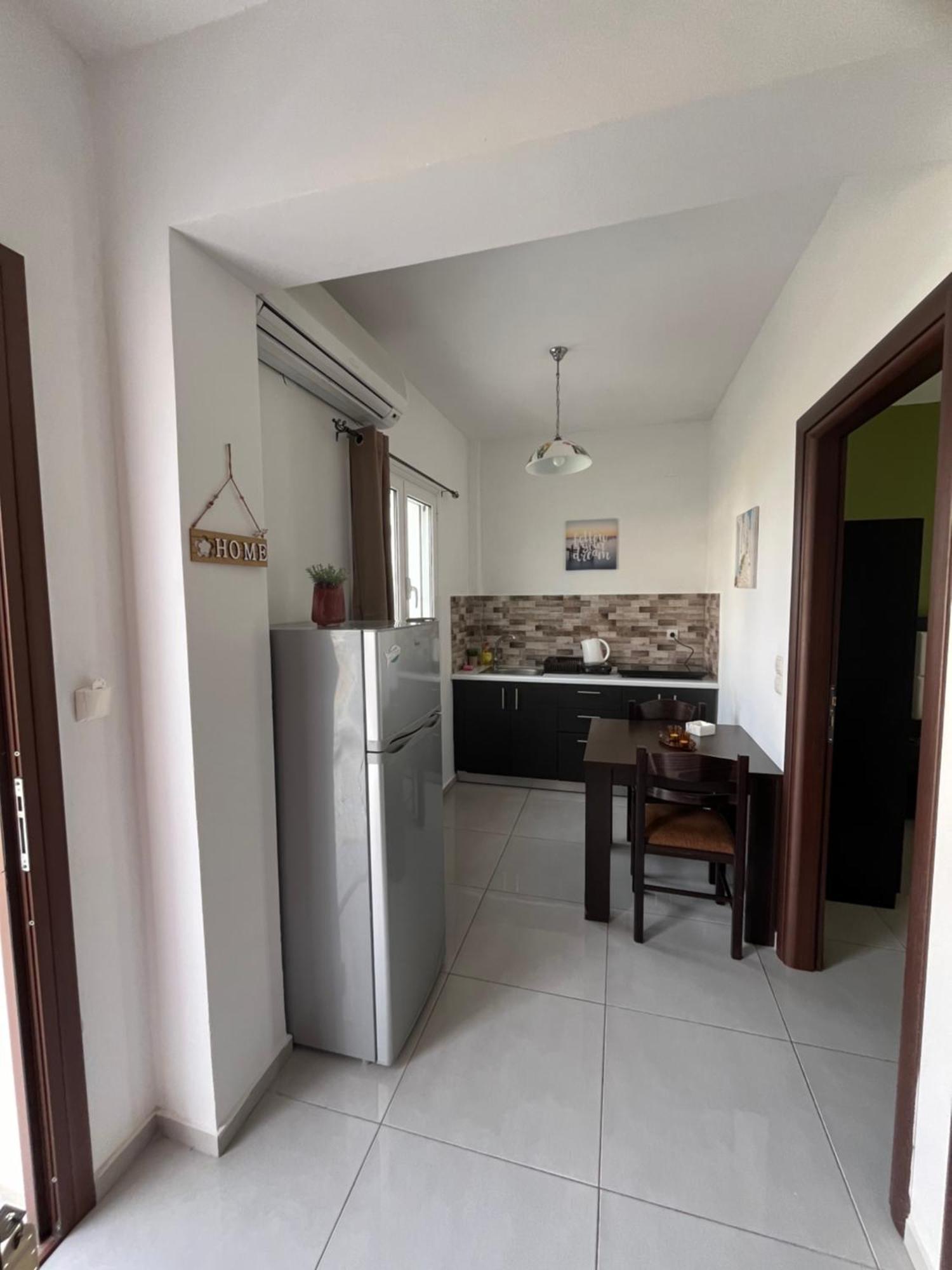 Villa Antonis Deluxe Apartments Amoudi Exteriör bild
