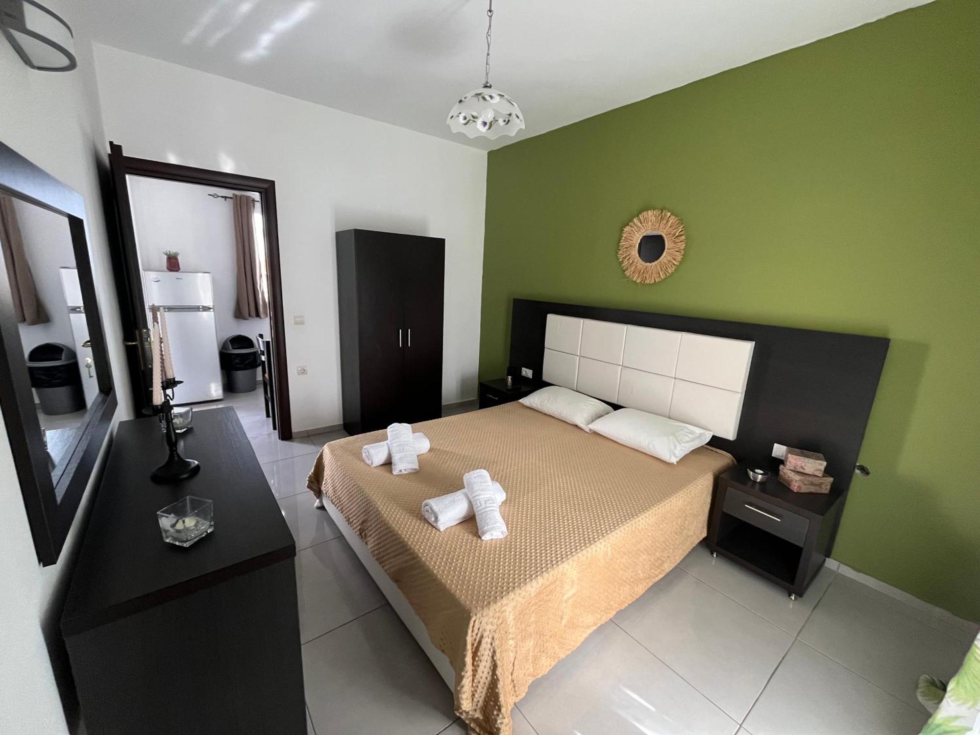 Villa Antonis Deluxe Apartments Amoudi Exteriör bild