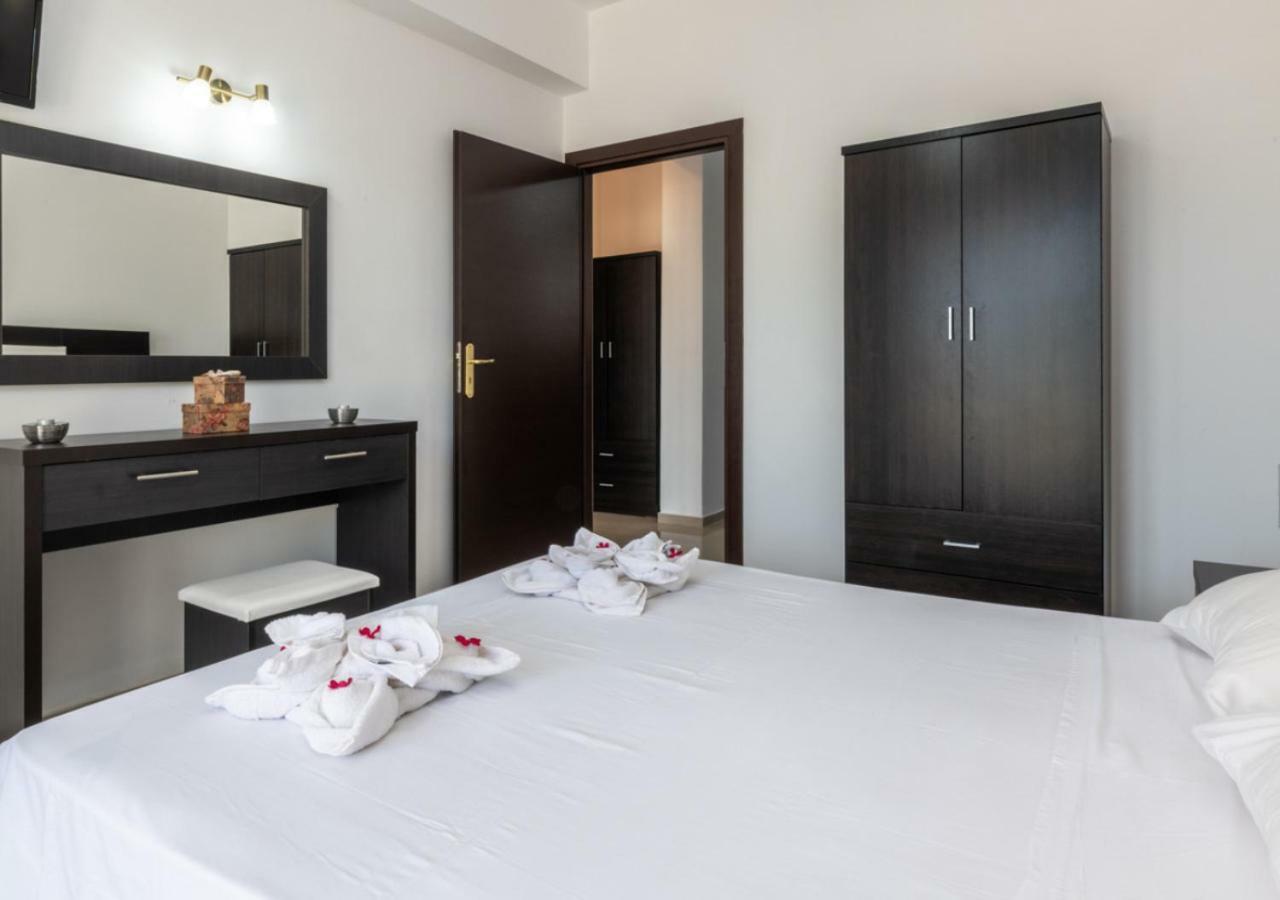 Villa Antonis Deluxe Apartments Amoudi Exteriör bild