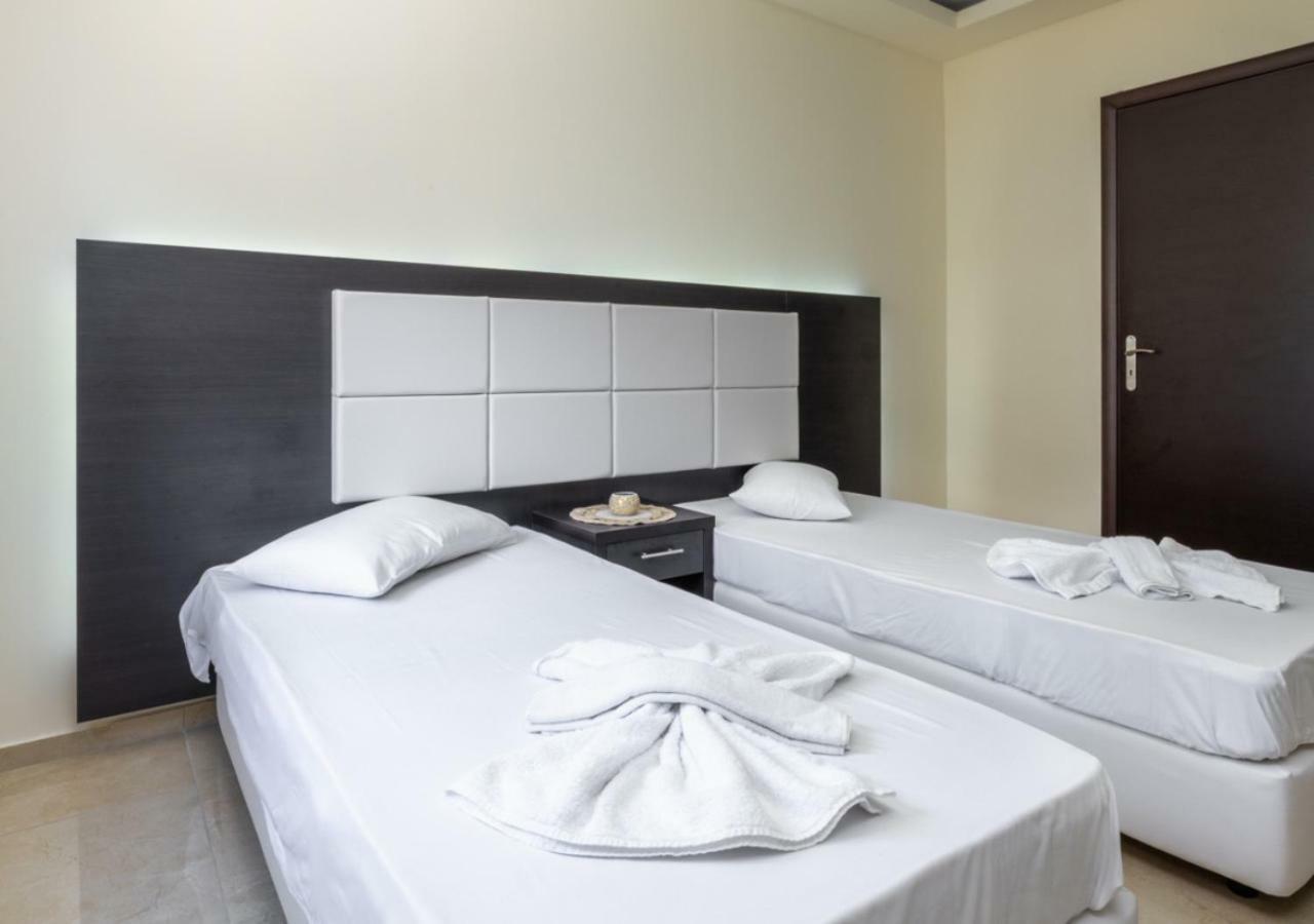 Villa Antonis Deluxe Apartments Amoudi Exteriör bild