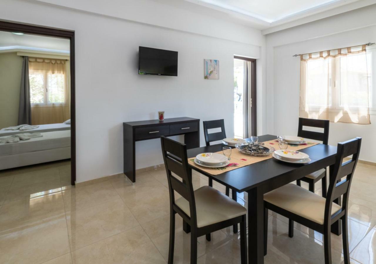 Villa Antonis Deluxe Apartments Amoudi Exteriör bild