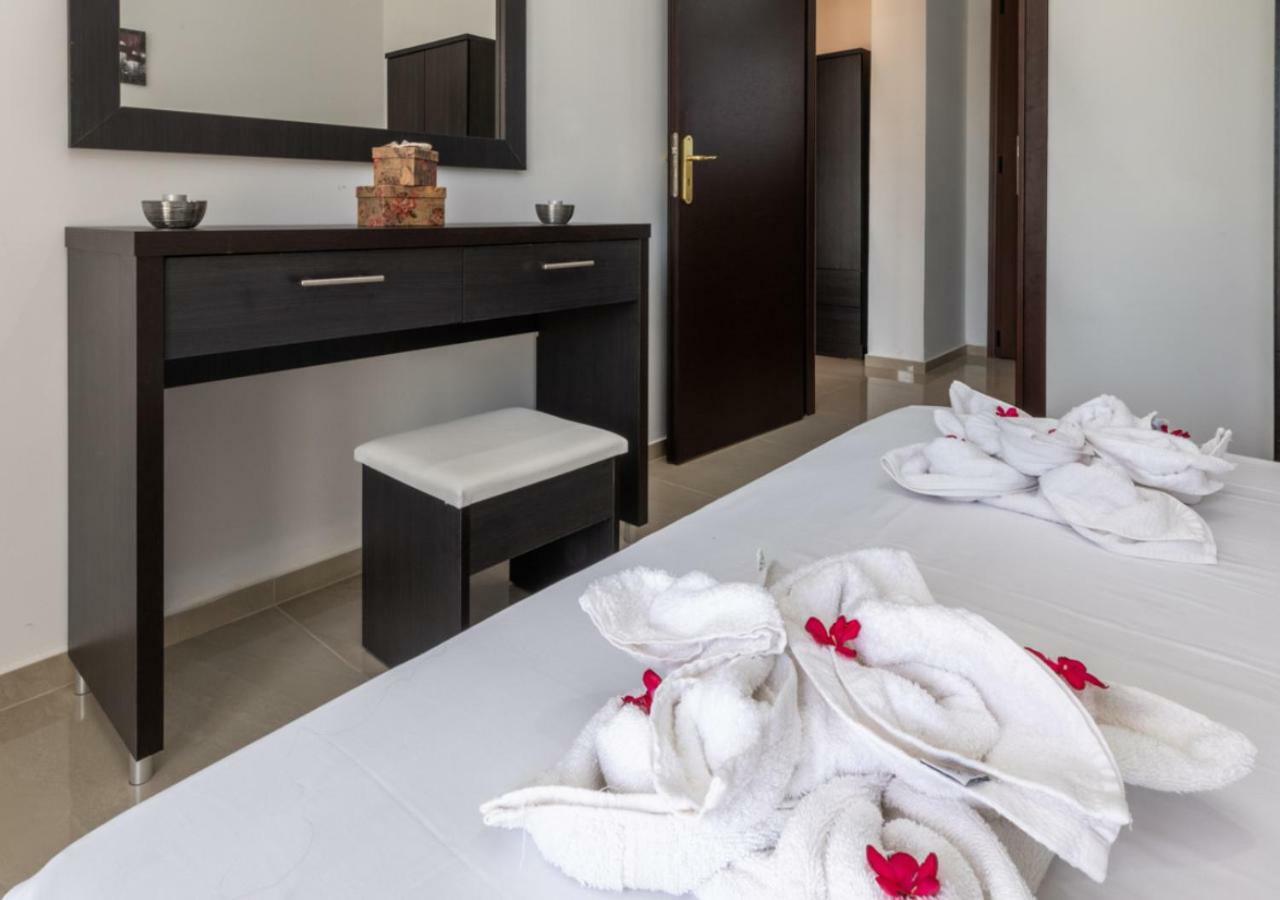 Villa Antonis Deluxe Apartments Amoudi Exteriör bild