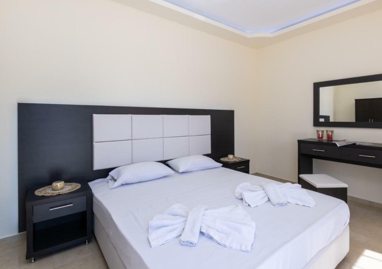 Villa Antonis Deluxe Apartments Amoudi Exteriör bild