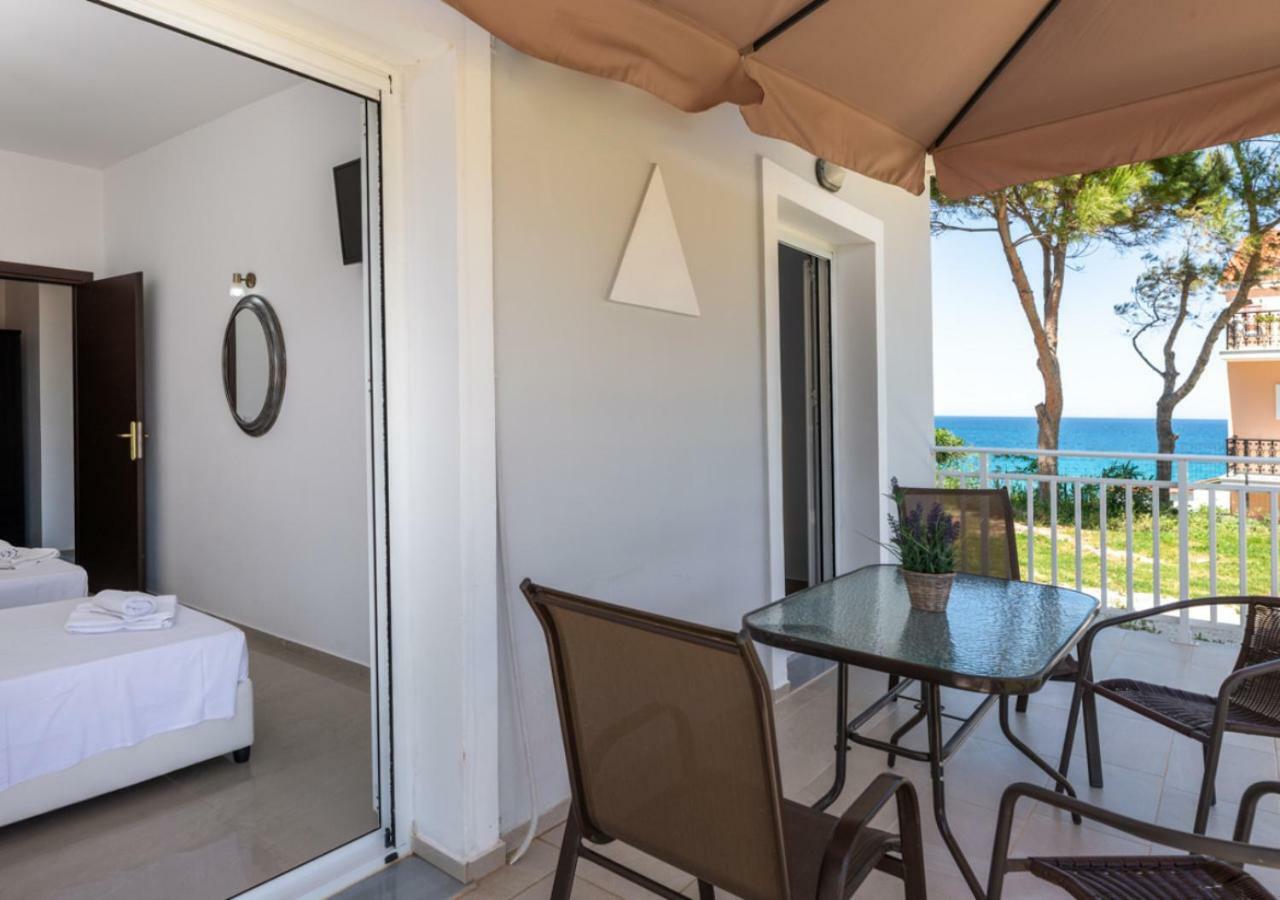 Villa Antonis Deluxe Apartments Amoudi Exteriör bild