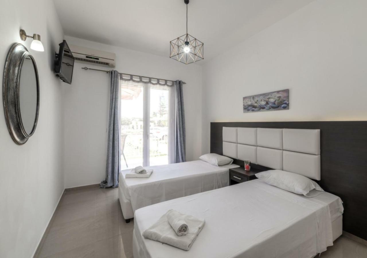 Villa Antonis Deluxe Apartments Amoudi Exteriör bild