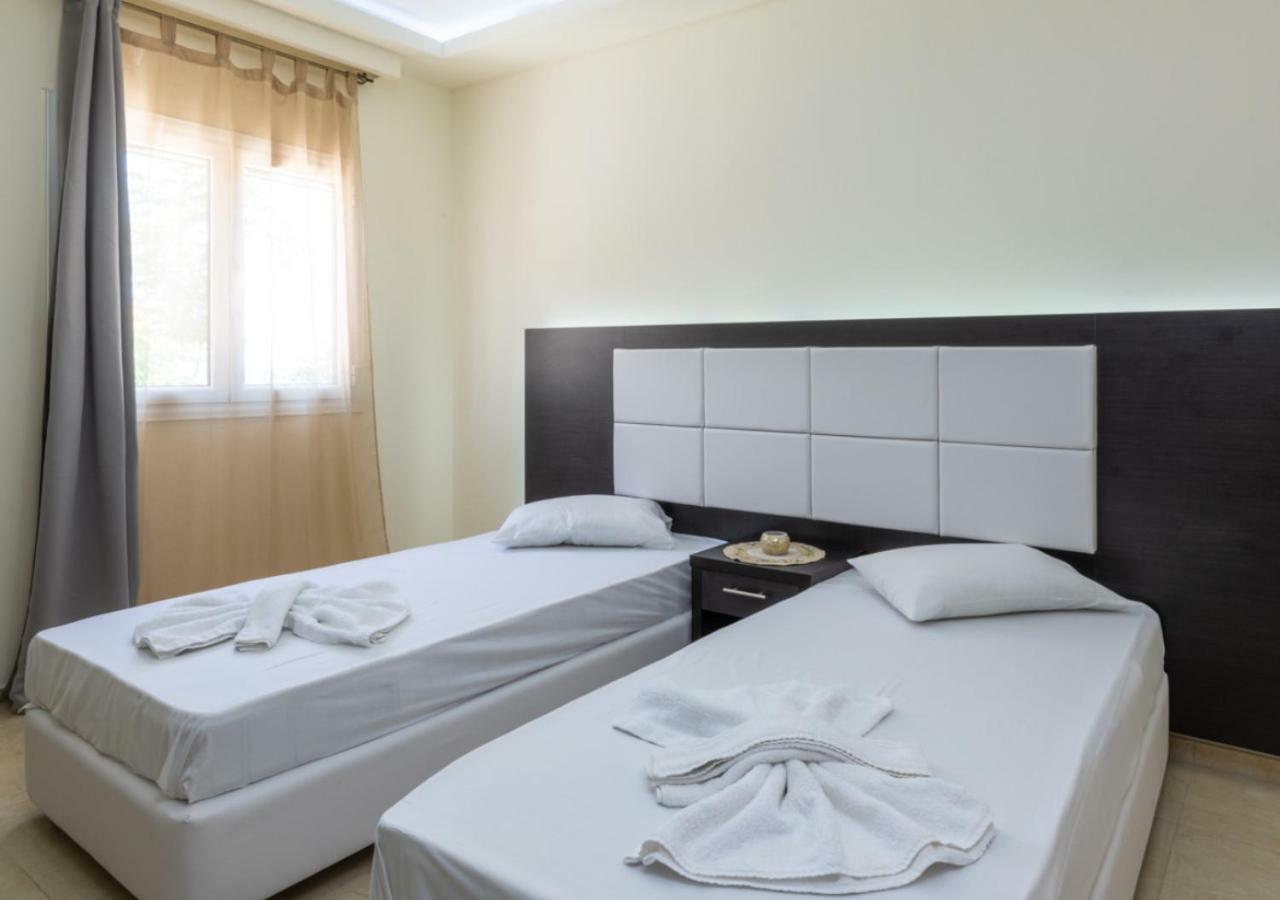Villa Antonis Deluxe Apartments Amoudi Exteriör bild